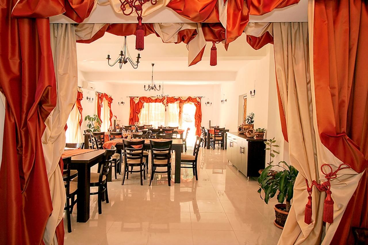 Отель Hotel Domnitei Кэлимэнешти-29