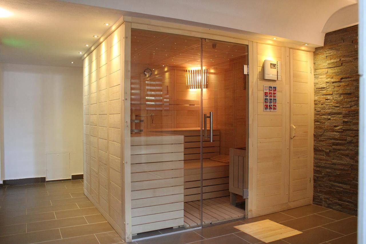 Отель Hotel Domnitei Кэлимэнешти-9